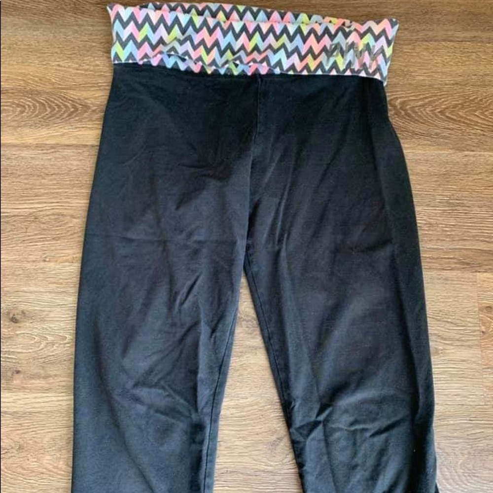 PINK cropped leggings